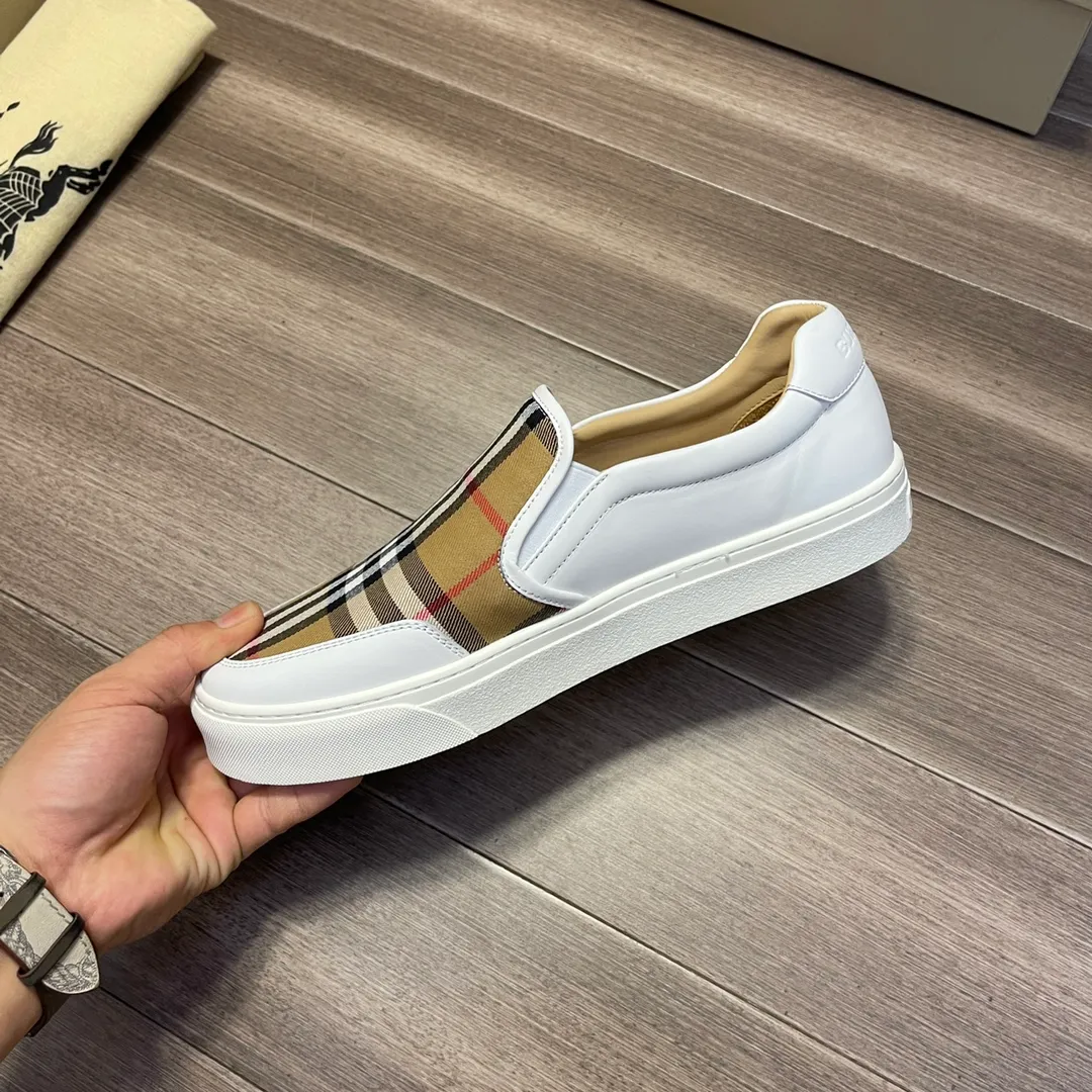☕P380💰"BURBERRY" Burberry: 🔍🔍The latest men's counter is on sale simultaneously, the original version imported from Italy🔝·Nappa calfskin·Brand totem cloth· Highlighting the (high-end, extravagance, class) travel, home, and best choice" exquisite workmanship (Imported water-dyed leather lining from Italy 🇮🇹), sole: original sole provided by the original factory, ⚠️exclusive double layer Activity·TPR rubber·molded outsole; super comfortable·wear-resistant·non-slip·environmental protection🌳🌳🌳, the real thing is more beautiful🎬The real thing is more beautiful🔍🔍 (high quality·follow the order) You can enter and exit the counter at will: Size: 38·39·40·41·42·43·44 (🎉Customized 45) Welcome to order...☕️